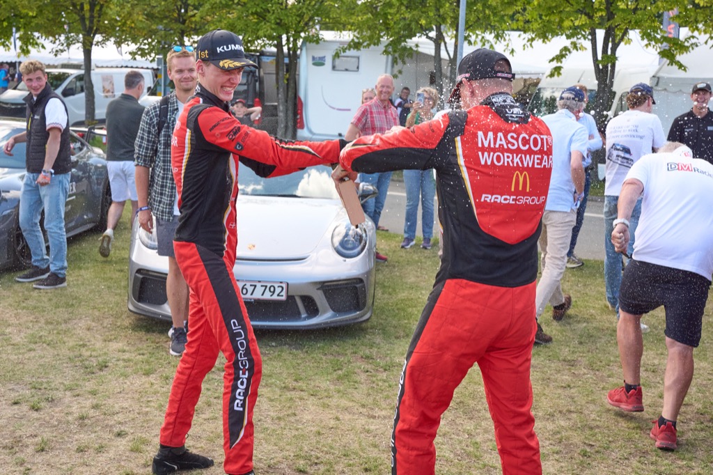 Bliver Night Race afgjort på asfalten eller bag pitmuren?
(Foto: Stump Foto)